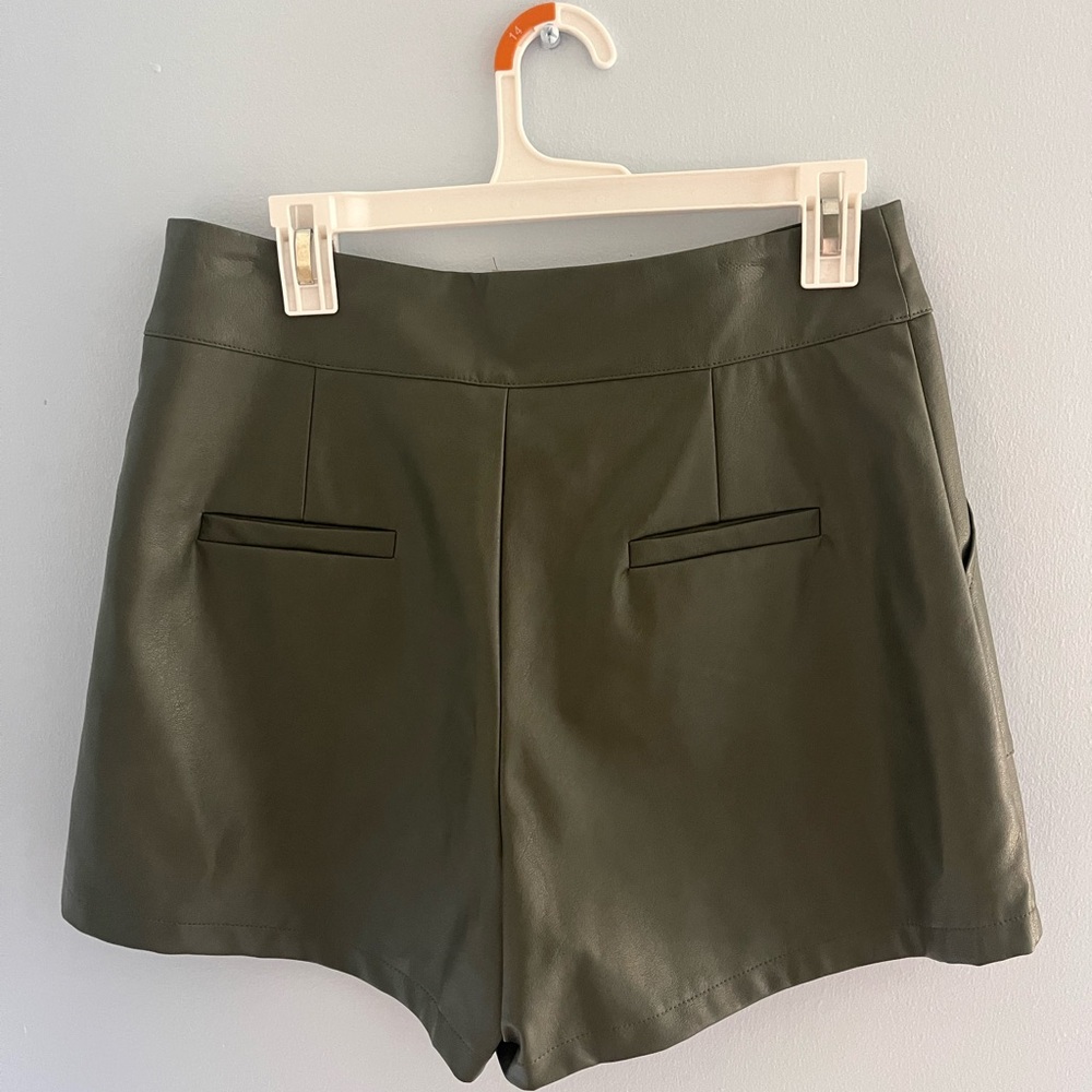 TCEC olive green leather shorts size L
